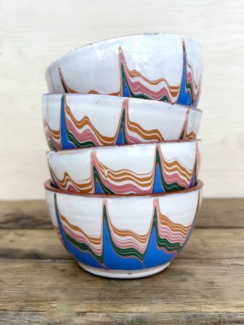 4 x small marbled bowls, Troyan, Bulgaria