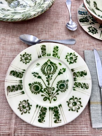 Diner plate, transylvanian flower in white & green